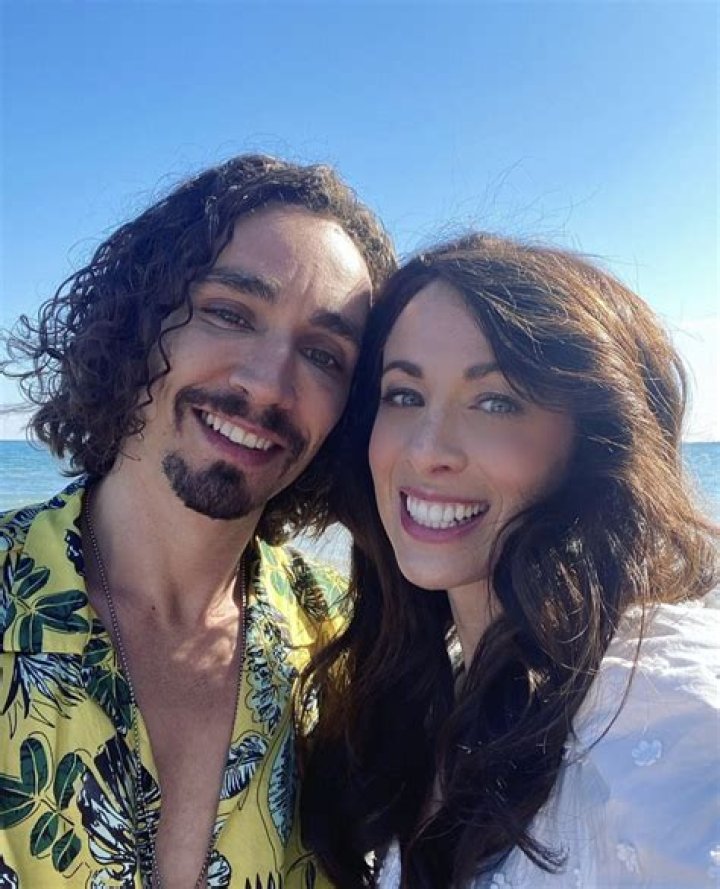 Unveiling The Mystery: Who Is Robert Sheehan's Girlfriend?